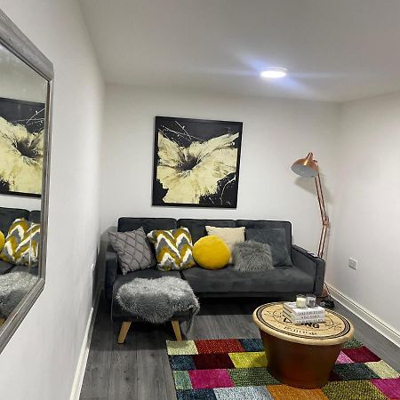 The Wells Apartment 2 Birmingham Bagian luar foto